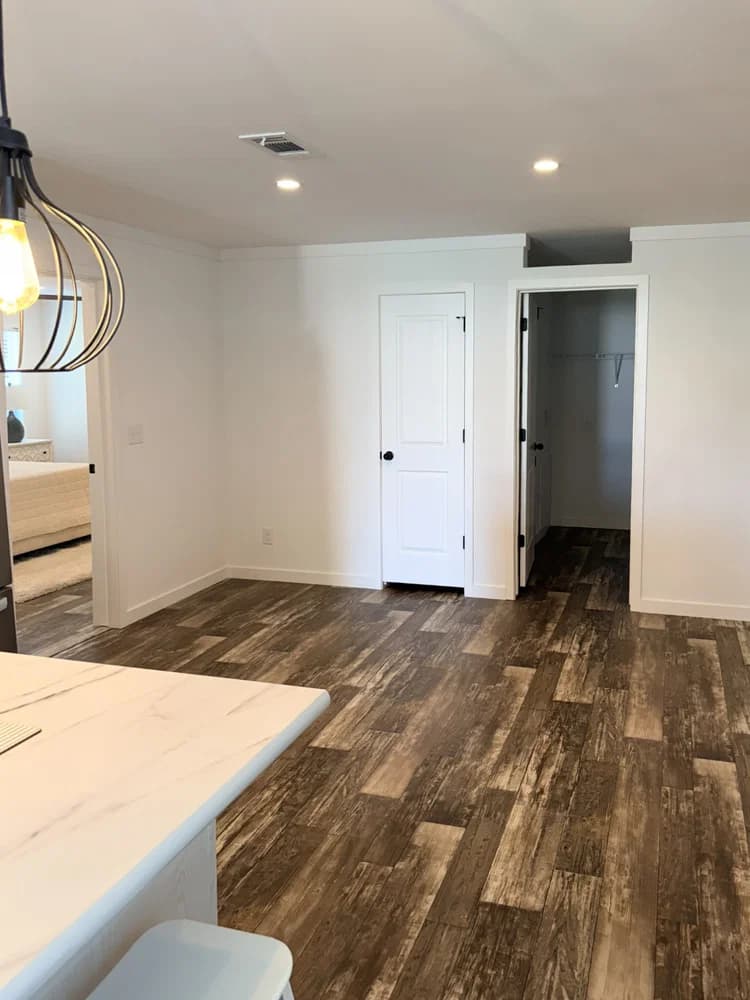Eagar interior home features