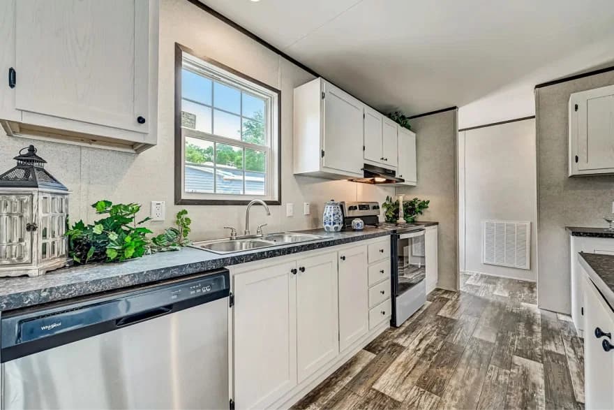 Burnett kitchen home features