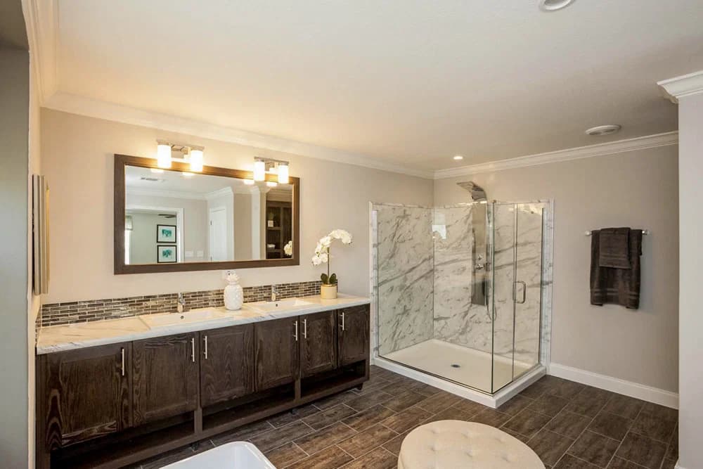 Galion bathroom home features