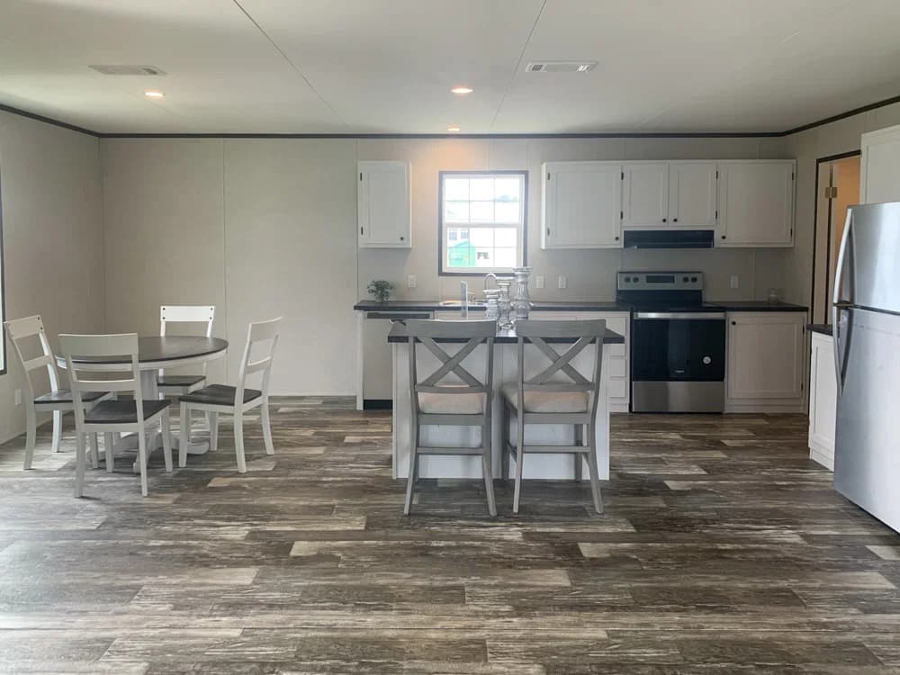 Whitten kitchen home features