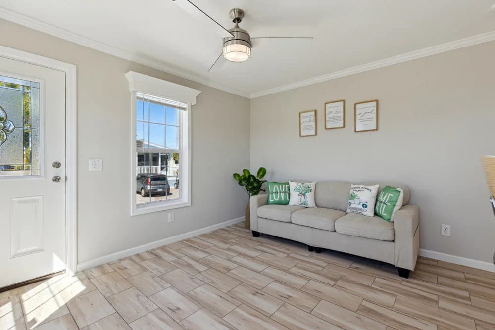 Bigbee interior home features