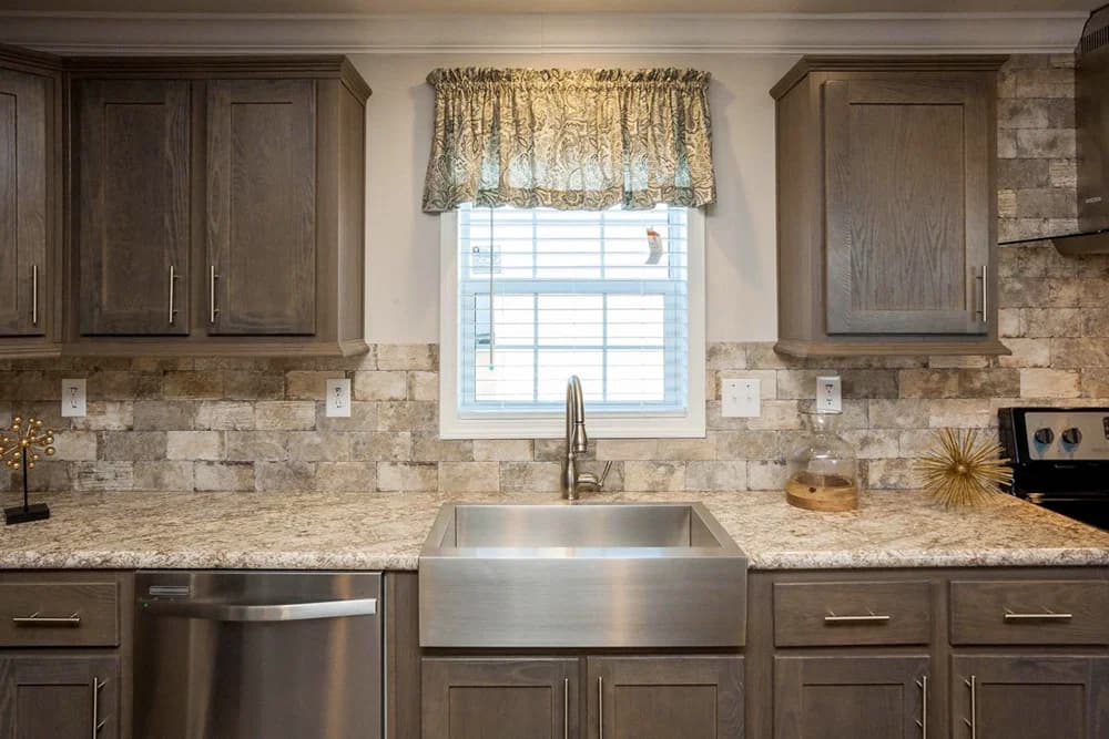 Galion kitchen home features