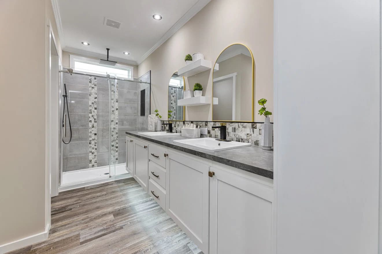 Pierce 28562a bathroom home features