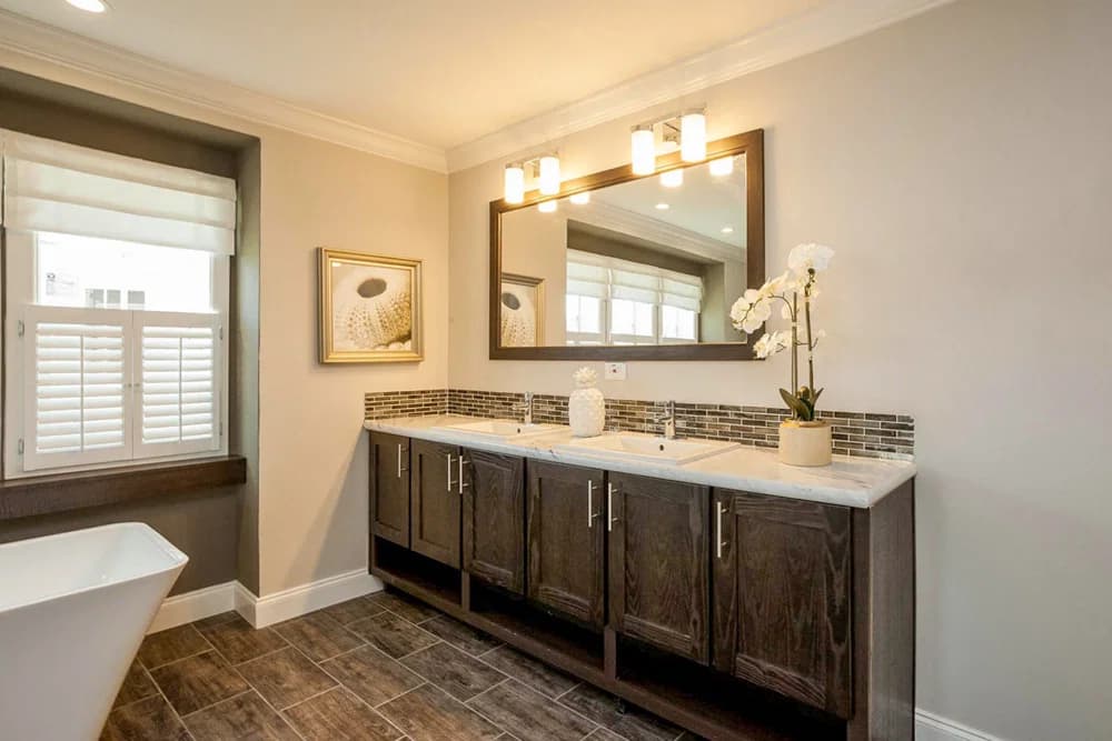 Galion bathroom home features