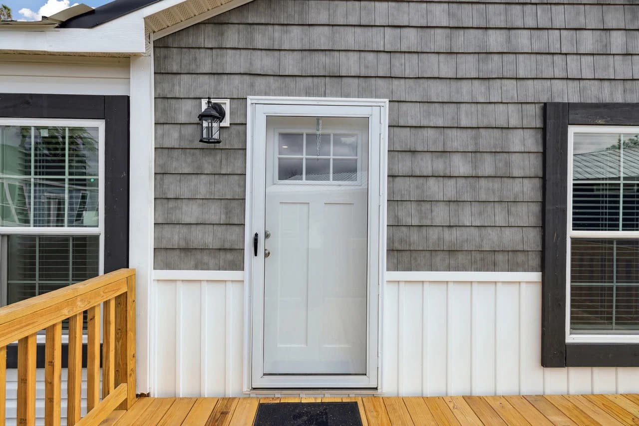 Waycross express 2852477 exterior home features