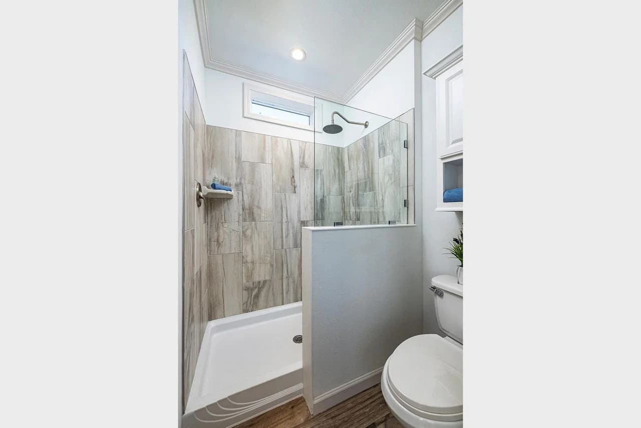Palm bay 2641b bathroom home features