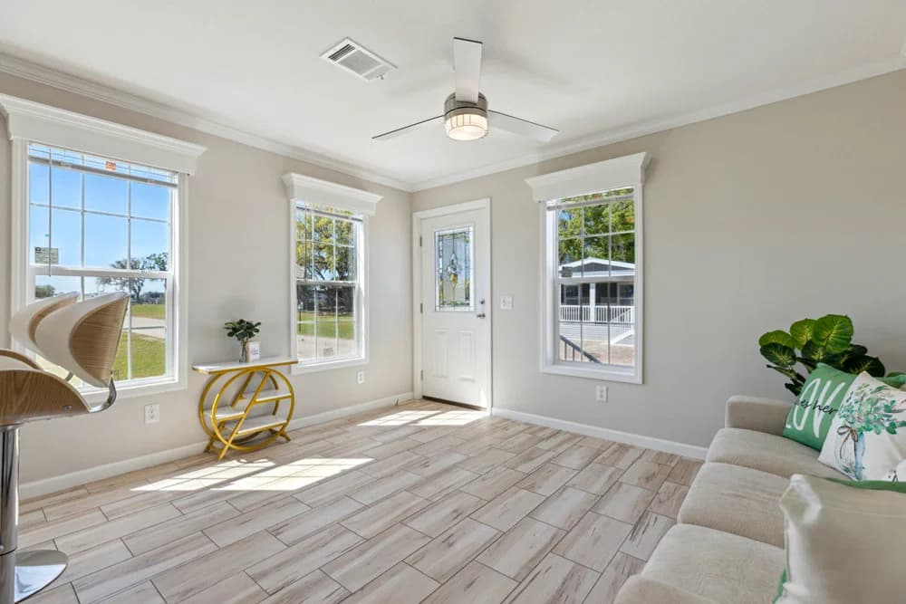 Bigbee interior home features