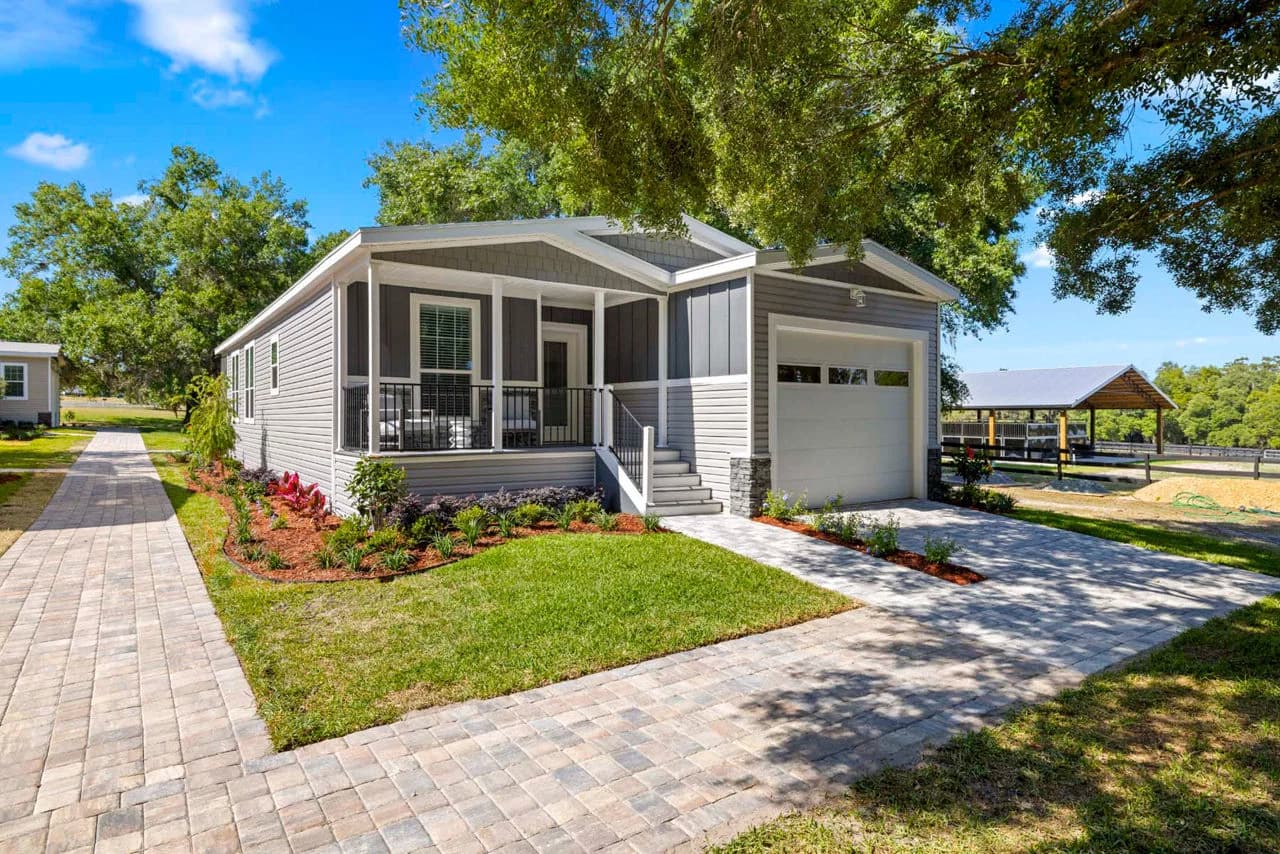 Silver springs 5320 elevation and exterior home features